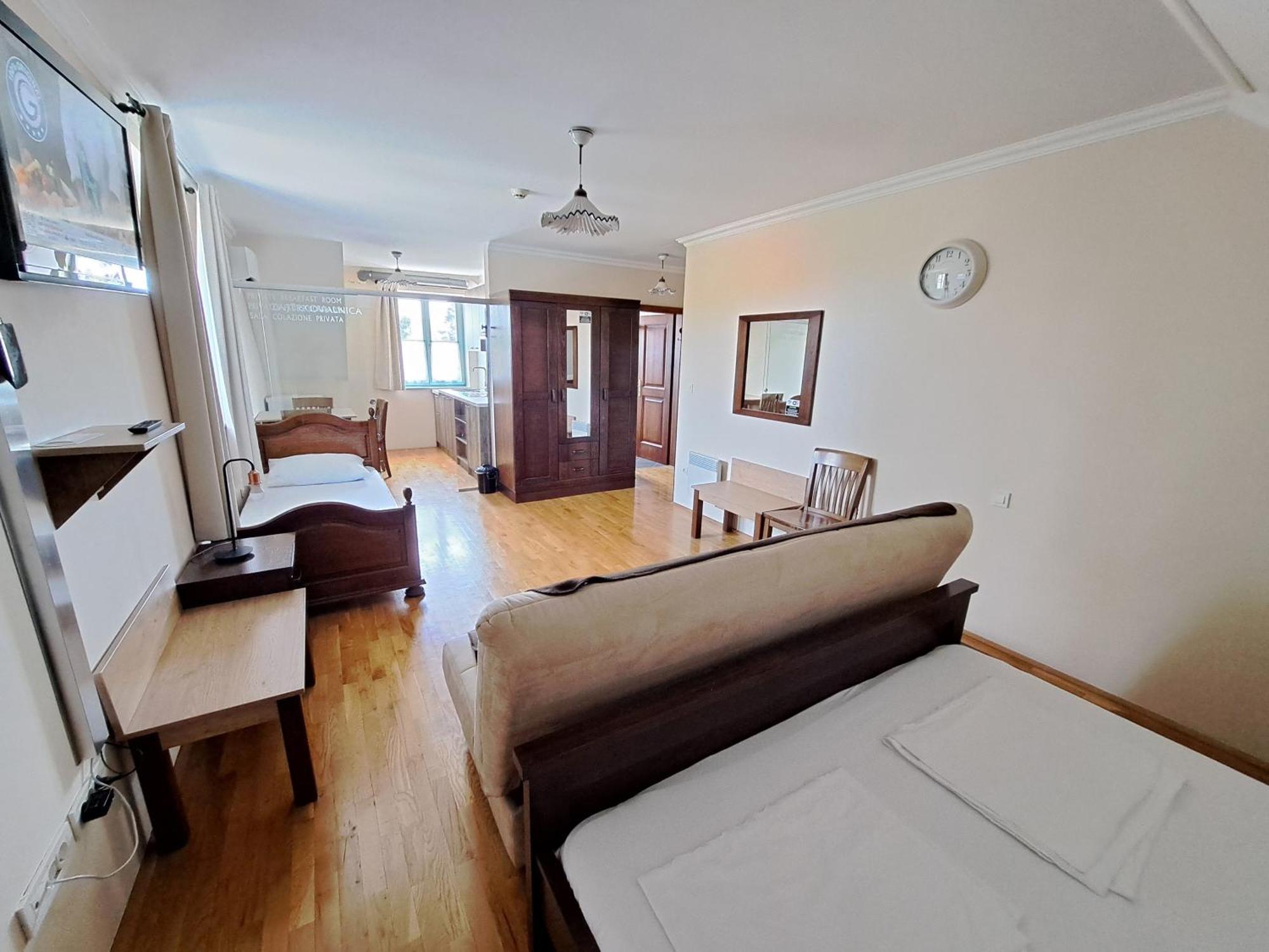 Parma Guesthouse & Apartments Maribor Exteriör bild