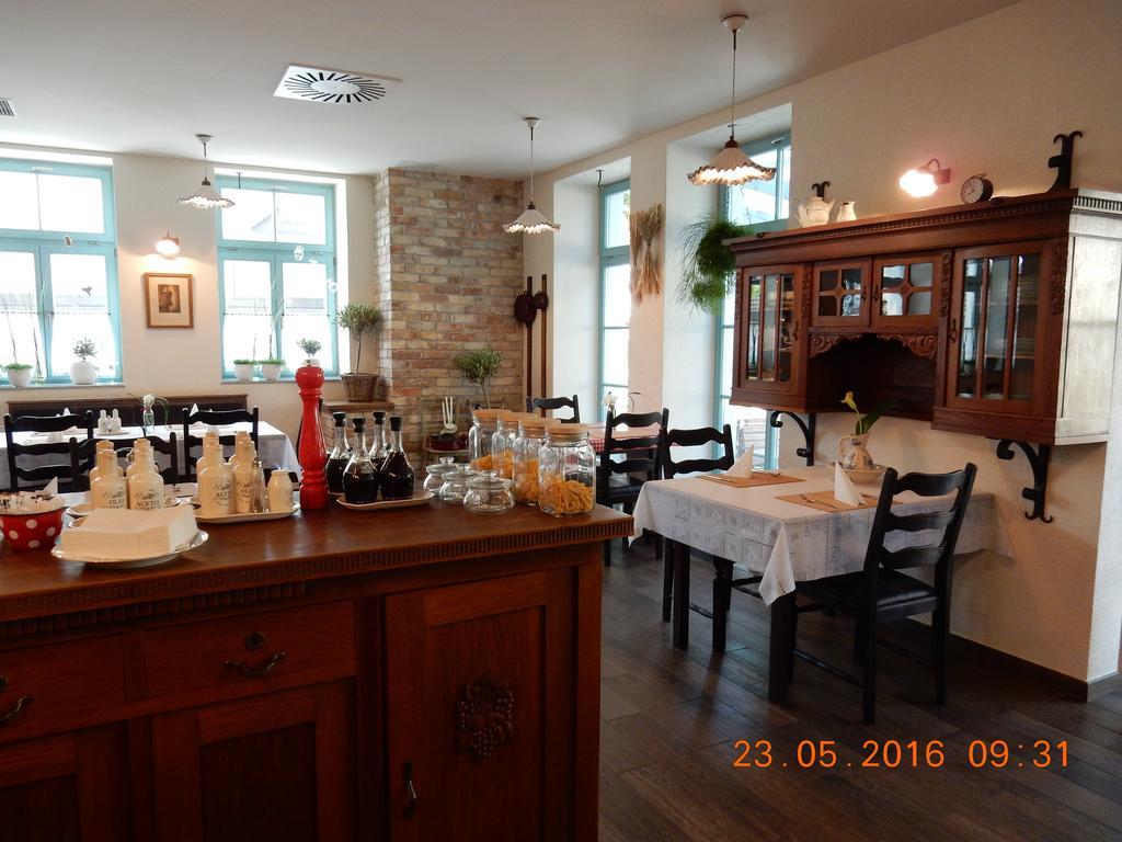 Parma Guesthouse & Apartments Maribor Exteriör bild